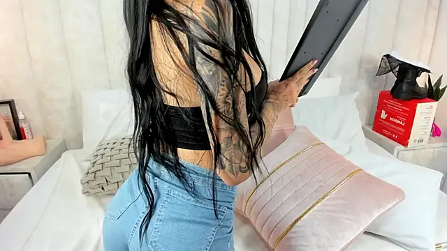 Snapshot of im_anie chatting on 03.14.25 im anie online show from 03.14.25