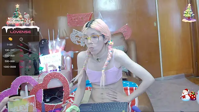 Skinygirl online show from 02.25.25