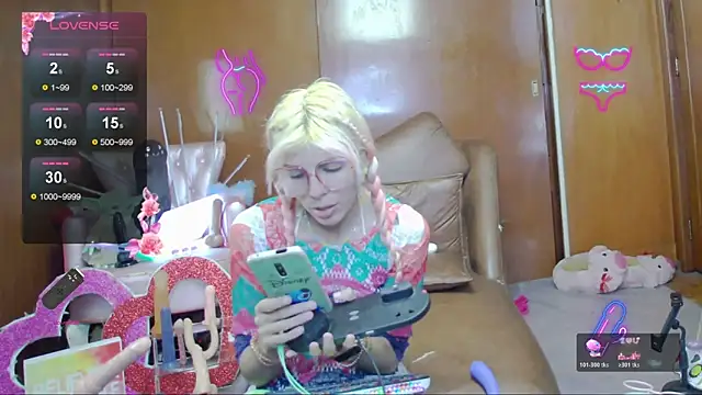 Skinygirl online show from 11.20.25