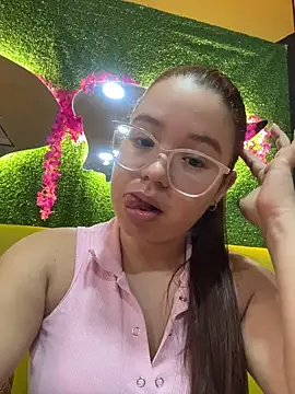 Lucyklein2022 online show from 10.09.25