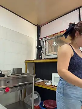 Lucyklein2022 online show from 10.09.25