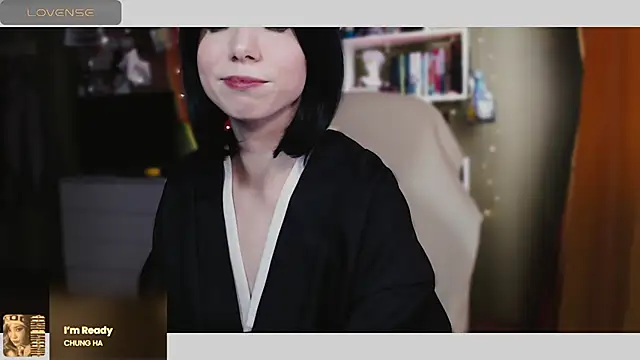 Snapshot of freya_sunny chatting on 02.17.25 freya sunny online show from 02.17.25