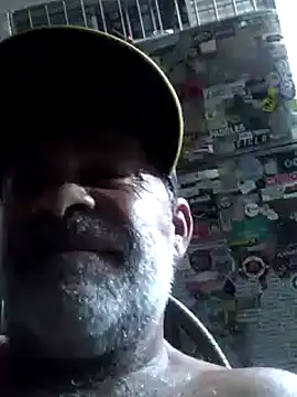 Snapshot of Peludo173317 chatting on 02.23.25 Peludo173317 online show from 02.23.25