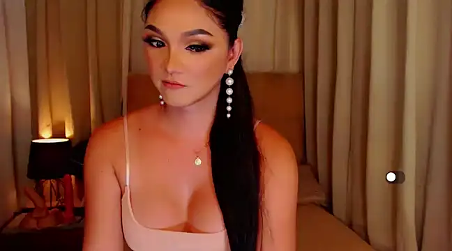 Snapshot of mistressseductionleah chatting on 01.15.25 mistressseductionleah online show from 01.15.25