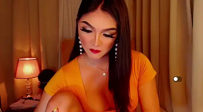 Snapshot of mistressseductionleah chatting on 03.19.25 mistressseductionleah online show from 03.19.25