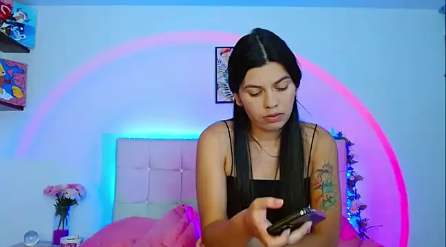 Layla Rachel online show from 02.14.25