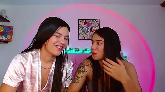 Layla Rachel online show from 10.20.25