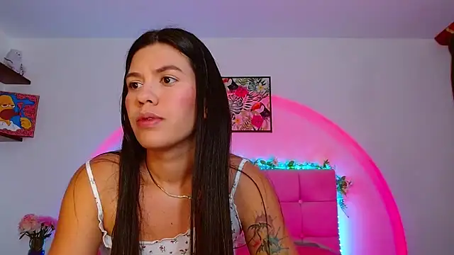 Layla Rachel online show from 10.23.25