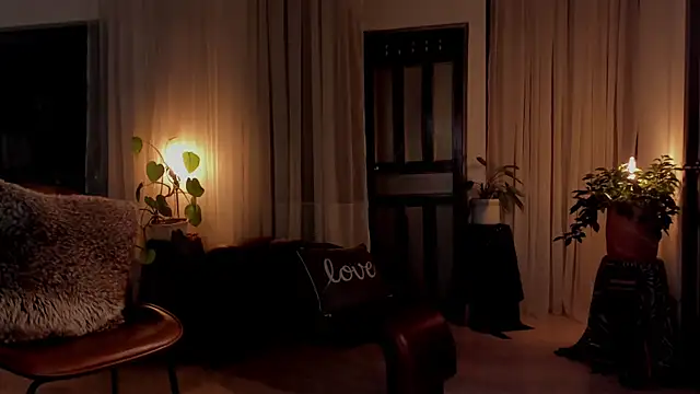 Snapshot of goddes_helena chatting on 04.25.26 goddes helena online show from 04.25.26