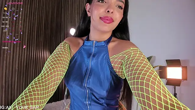 SaraFerrerx online show from 10.17.25