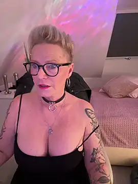 Snapshot of German_Milf chatting on 01.16.26 German Milf online show from 01.16.26