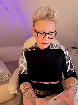 Snapshot of German_Milf chatting on 02.12.26 German Milf online show from 02.12.26