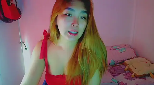 TR4NSCUTI3 online show from 12.28.24