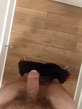 Snapshot of Mark_Dad chatting on 12.23.24 Mark Dad online show from 12.23.24