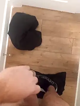 Snapshot of Mark_Dad chatting on 02.16.25 Mark Dad online show from 02.16.25