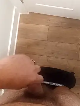 Snapshot of Mark_Dad chatting on 09.28.25 Mark Dad online show from 09.28.25