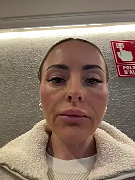 EmaSalis online show from 11.17.25