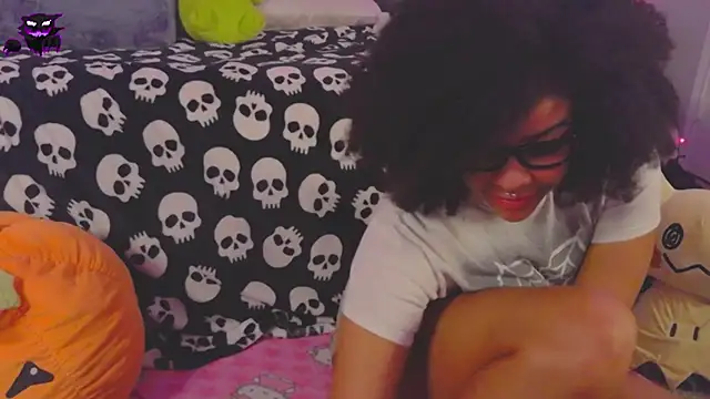 Snapshot of N1NT3NDH03 chatting on 12.17.24 N1NT3NDH03 online show from 12.17.24