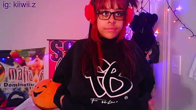 Snapshot of N1NT3NDH03 chatting on 02.20.25 N1NT3NDH03 online show from 02.20.25