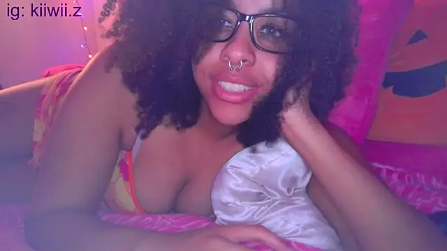 Snapshot of N1NT3NDH03 chatting on 03.01.25 N1NT3NDH03 online show from 03.01.25