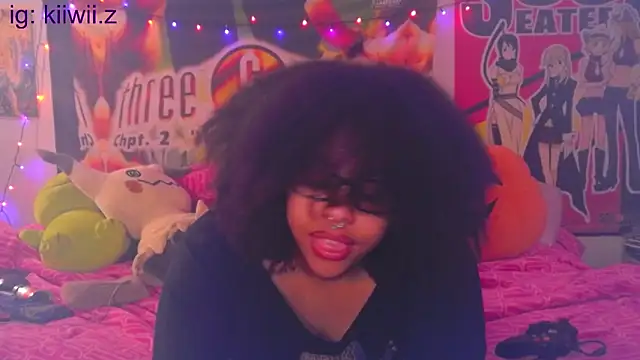 Snapshot of N1NT3NDH03 chatting on 03.08.25 N1NT3NDH03 online show from 03.08.25