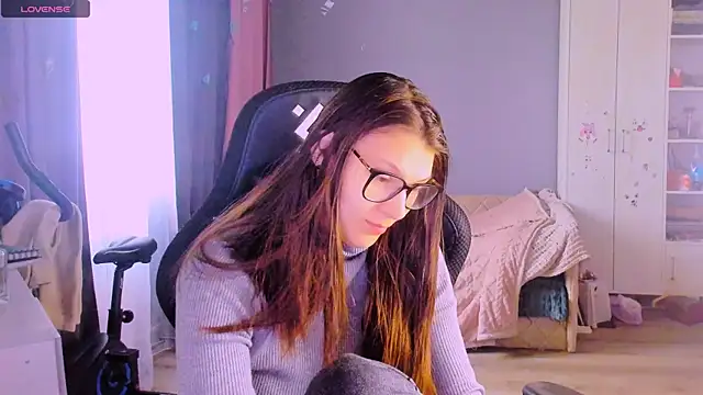 MollyLollipop online show from 04.15.26