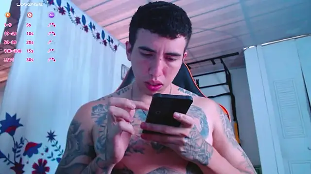 Snapshot of Adam_Hudsond chatting on 03.09.26 Adam Hudsond online show from 03.09.26