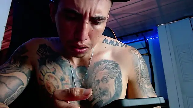 Snapshot of Adam_Hudsond chatting on 04.16.26 Adam Hudsond online show from 04.16.26