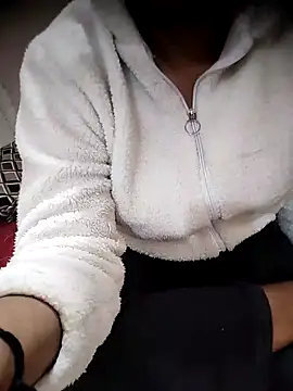 Snapshot of BigBustyRuhi chatting on 01.13.25 BigBustyRuhi online show from 01.13.25