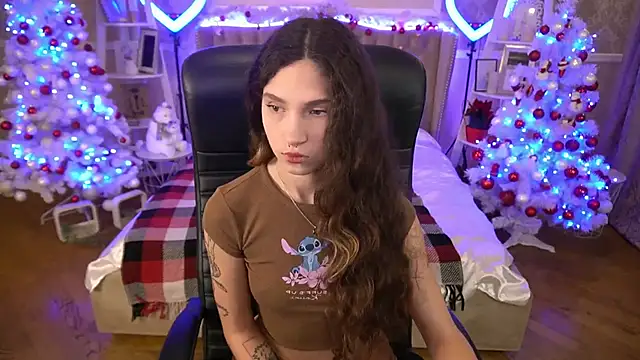 Snapshot of BabyFlowerr chatting on 12.22.24 BabyFlowerr online show from 12.22.24