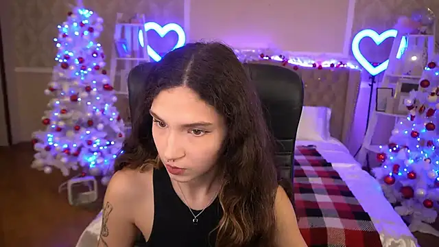 Snapshot of BabyFlowerr chatting on 12.23.24 BabyFlowerr online show from 12.23.24