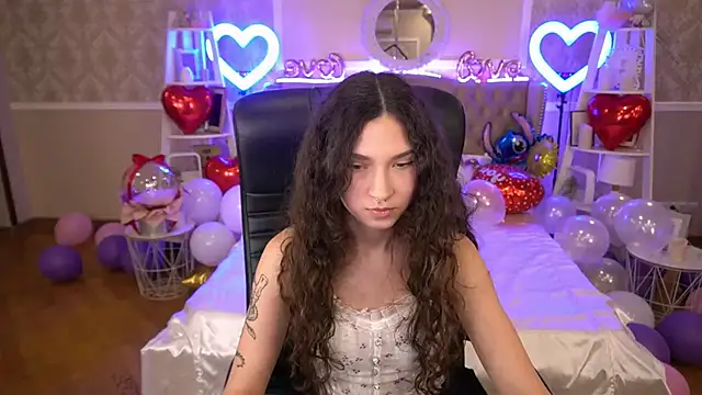 Snapshot of BabyFlowerr chatting on 02.12.25 BabyFlowerr online show from 02.12.25