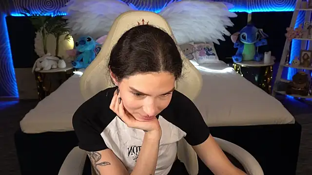 Snapshot of BabyFlowerr chatting on 10.17.25 BabyFlowerr online show from 10.17.25