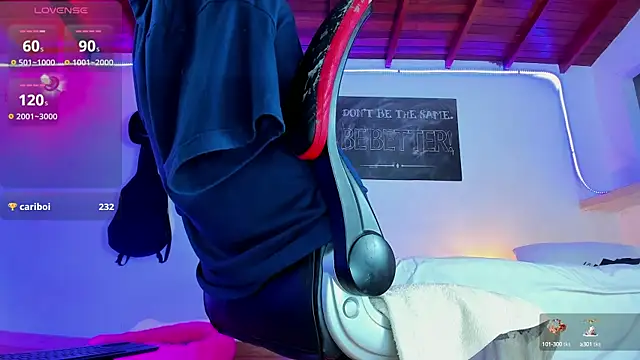 Snapshot of RyanCarter_ chatting on 12.19.24 RyanCarter online show from 12.19.24