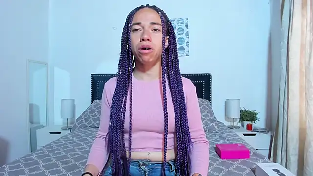 Snapshot of ZulyMichels chatting on 04.17.26 ZulyMichels online show from 04.17.26