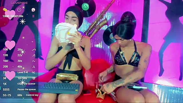 Snapshot of nickyminach_ chatting on 02.20.25 nickyminach online show from 02.20.25