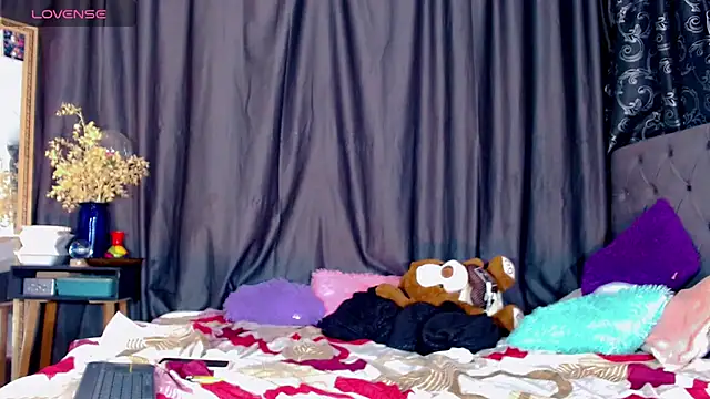 Snapshot of nickyminach_ chatting on 03.16.25 nickyminach online show from 03.16.25