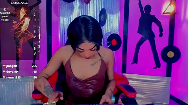 Snapshot of nickyminach_ chatting on 09.24.25 nickyminach online show from 09.24.25