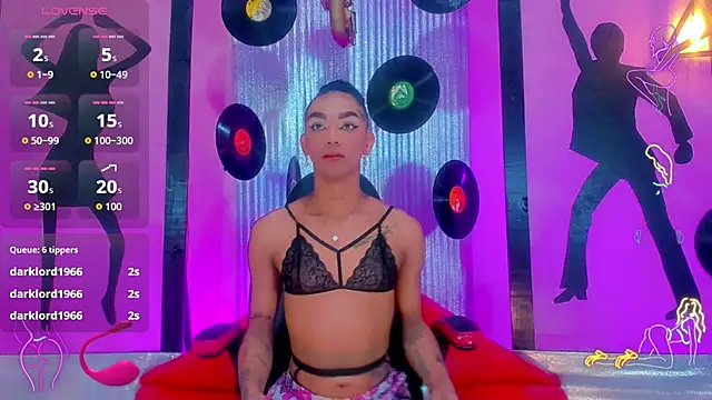 Snapshot of nickyminach_ chatting on 11.08.25 nickyminach online show from 11.08.25