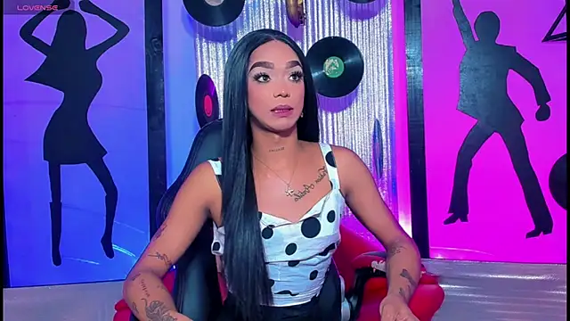 nickyminach  online show from 06.10.26