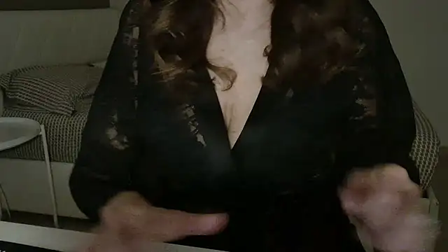 Snapshot of amara_2022 chatting on 04.07.26 amara 2022 online show from 04.07.26