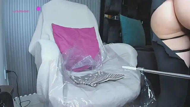 levana1 online show from 09.26.25