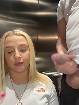 Snapshot of Strongqueen chatting on 01.11.25 Strongqueen online show from 01.11.25