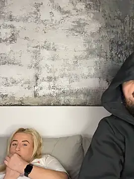 Snapshot of Strongqueen chatting on 01.17.25 Strongqueen online show from 01.17.25