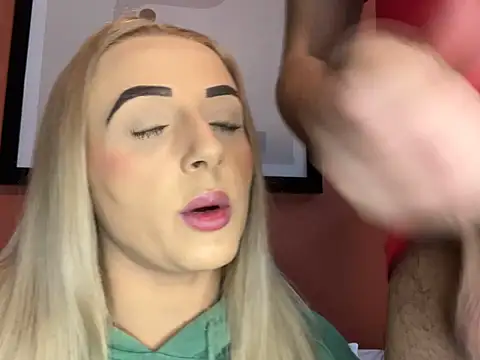 Snapshot of Strongqueen chatting on 02.23.25 Strongqueen online show from 02.23.25