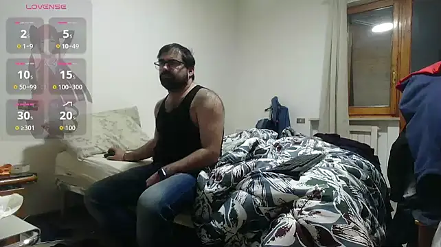 Snapshot of Attila985 chatting on 04.07.26 Attila985 online show from 04.07.26