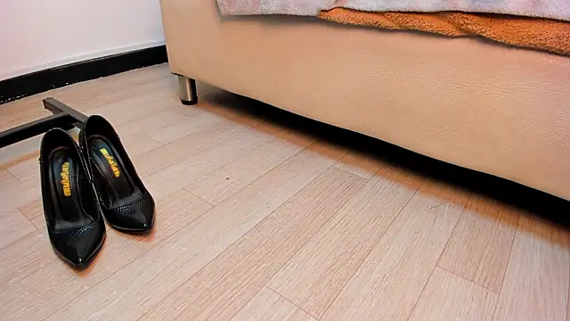  rebecca1 online show from 11.13.25