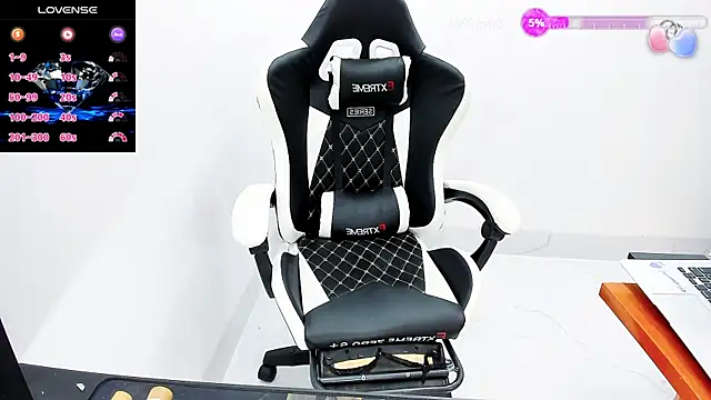 Naughty--asian online show from 10.04.25