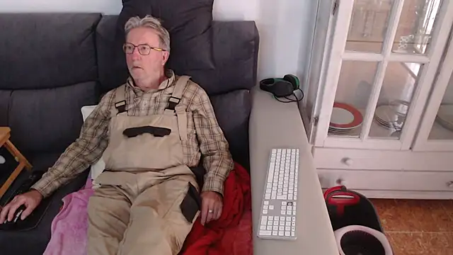 Nudelschwanz online show from 02.21.25