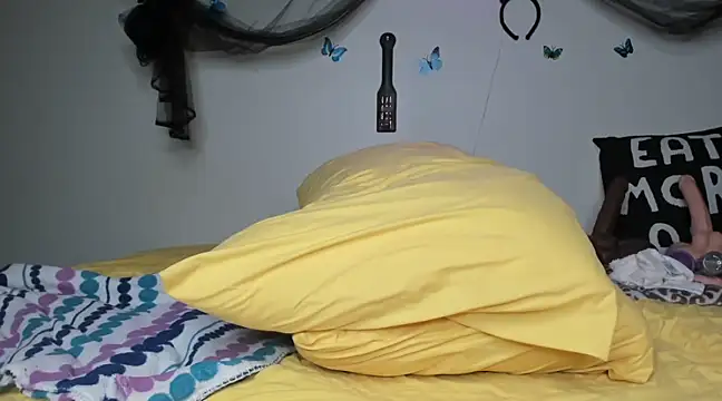 Snapshot of ThickAssRena chatting on 02.08.25 ThickAssRena online show from 02.08.25